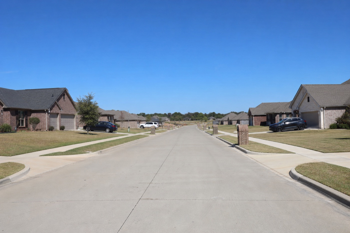 Residential street in Glenn Heights, Texas — suburban homes on the Ellis County side